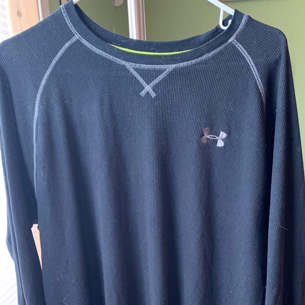 Under Armour men’s long sleeve thermal undershirt